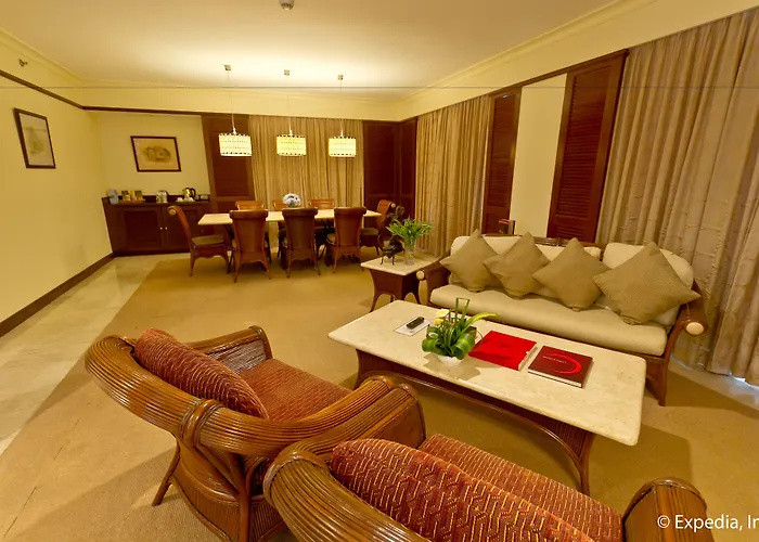 Waterfront Airport And Casino 4*