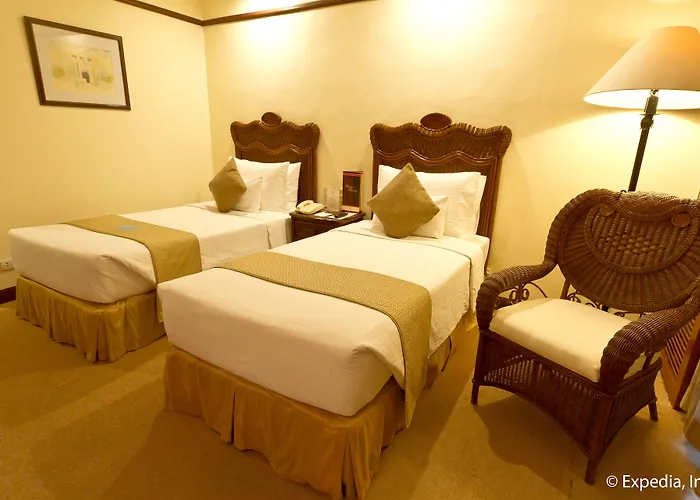 Hotel Waterfront Airport And Casino 4*