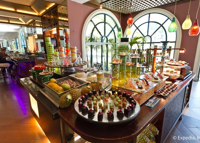 Hotel Waterfront Airport And Casino 4*