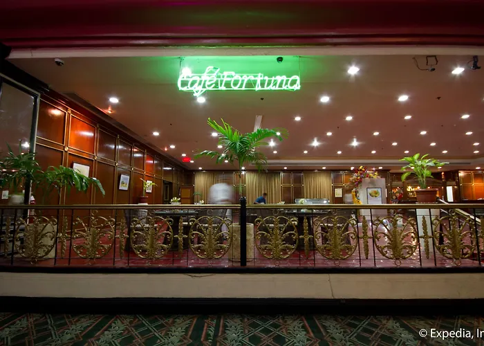 Hotel Waterfront Airport And Casino Lapu-Lapu City