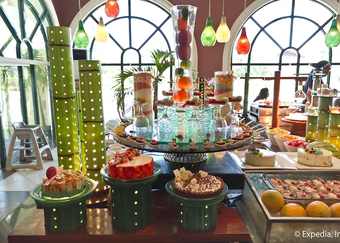 Hotel Waterfront Airport And Casino 4*
