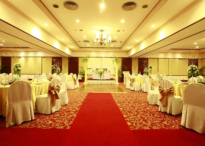 Waterfront Airport And Casino 4*