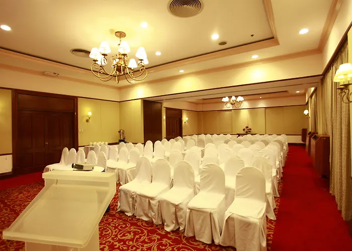 Waterfront Airport And Casino 4*